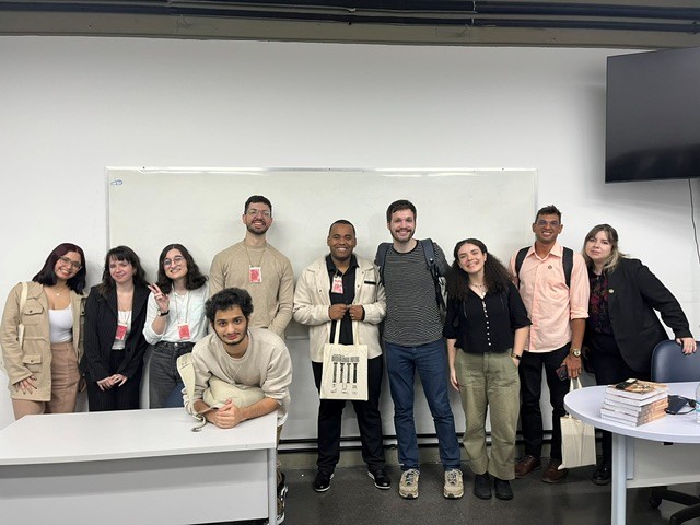 Pesquisadores responsáveis pelas comunicações acadêmicas do último dia do workshop